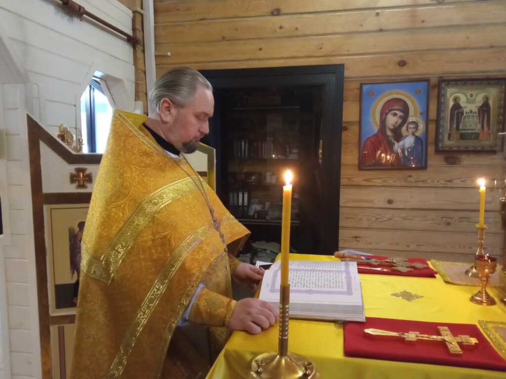 В Неделю 1-ю Великого поста, Торжества Православия настоятель храма совершил Божественную литургию