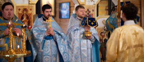 Божественная литургия в день празднования иконы Божией Матери «Отрада и Утешение»